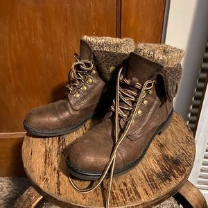 White Mountain Brown combat boots size 6